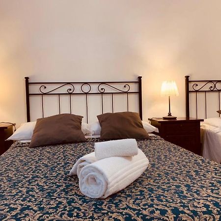 Roma Family Apartment ภายนอก รูปภาพ