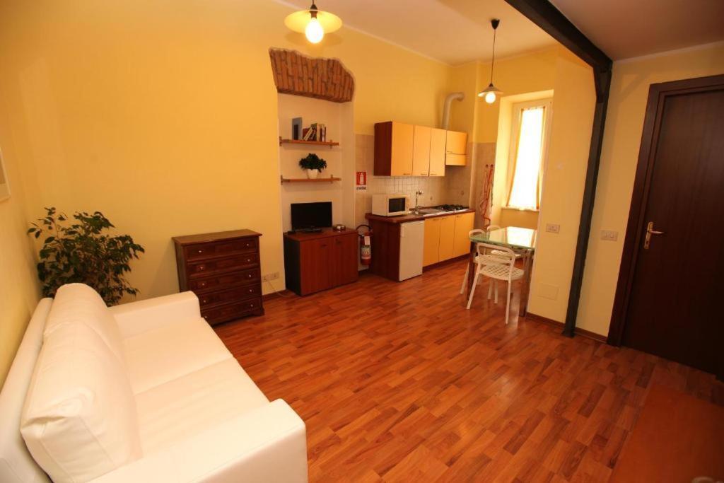 Roma Family Apartment ภายนอก รูปภาพ